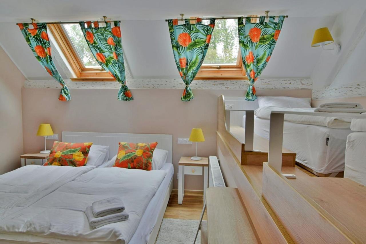 Gosciniec Nowa Wioska Bed & Breakfast Walbrzych Exterior photo