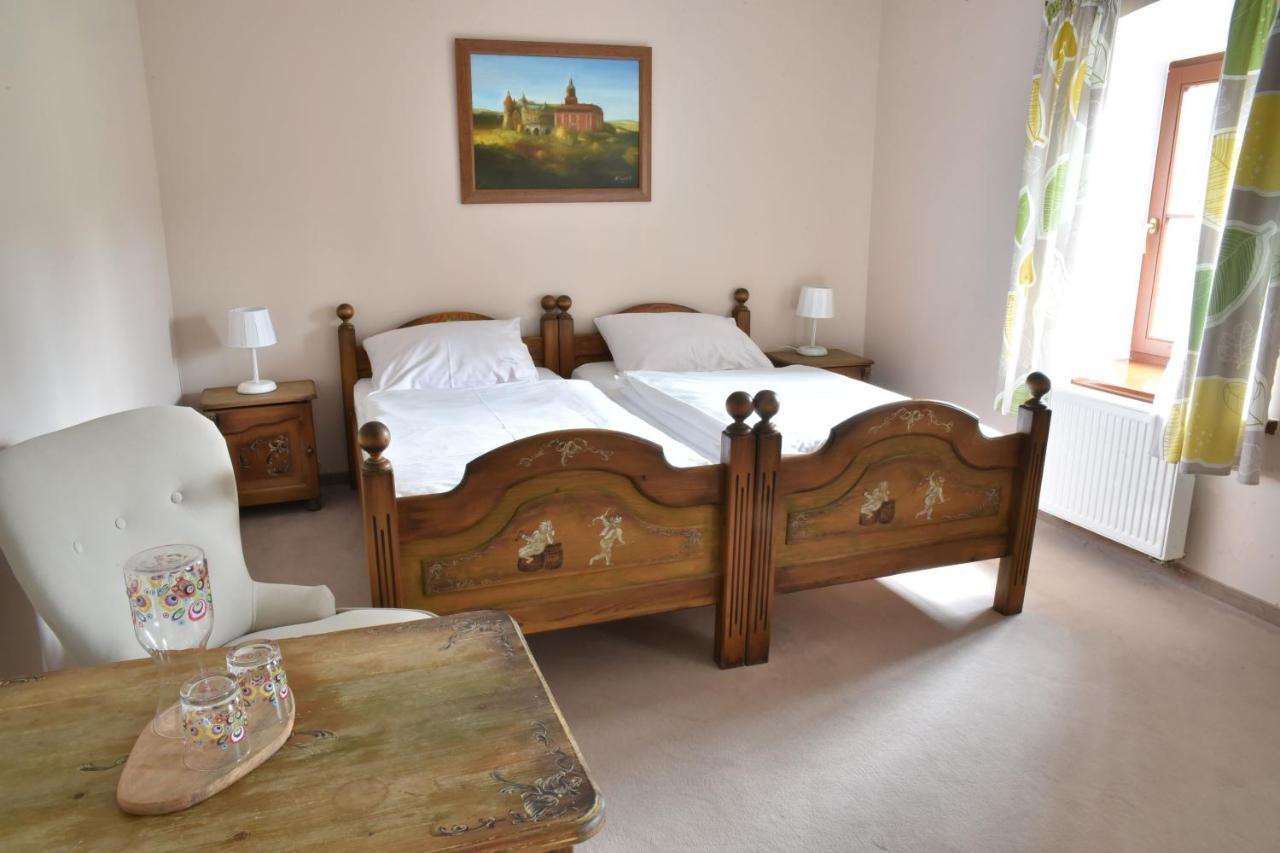 Gosciniec Nowa Wioska Bed & Breakfast Walbrzych Exterior photo