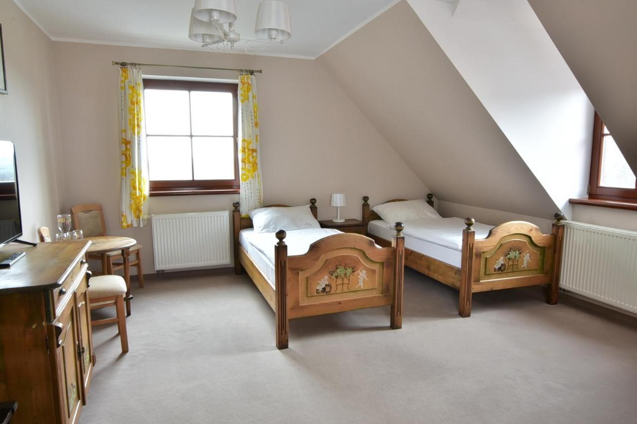 Gosciniec Nowa Wioska Bed & Breakfast Walbrzych Exterior photo