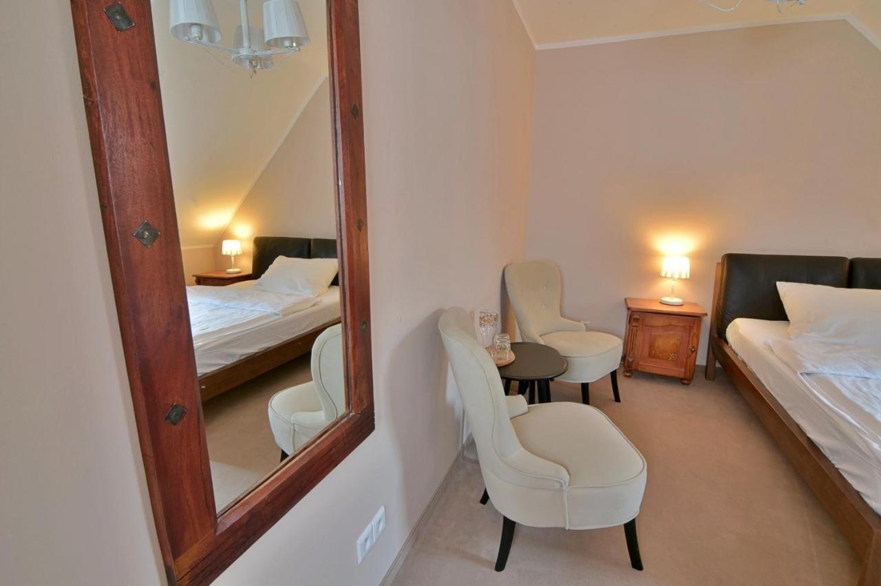 Gosciniec Nowa Wioska Bed & Breakfast Walbrzych Exterior photo